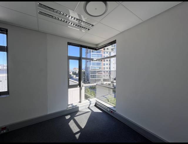 139M² OFFICE TO LET IN CENTURY CITY